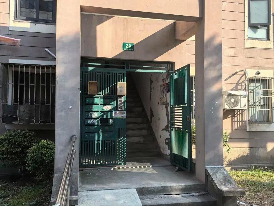MK体育上海多个小区1700多个门禁集体失效居民炸锅：“太不安心了……”官方最新回应(图1)